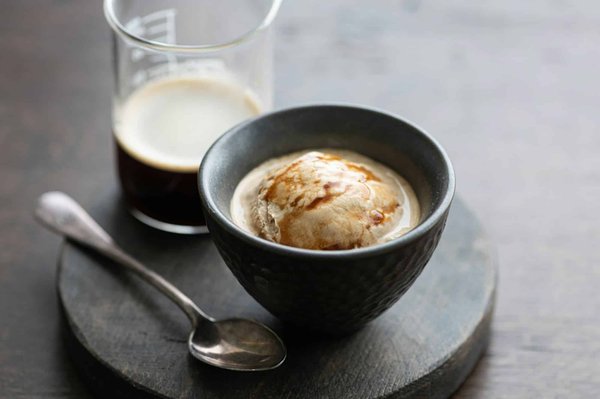 Can You Prepare a Refreshing Italian Affogato with a Twist of Amaretto?